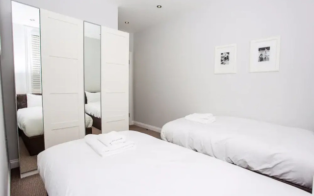 Regents Park Hotel