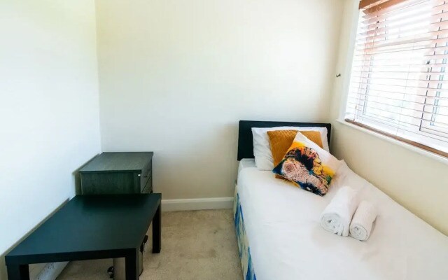 4br-7guests-freeparking-garden-wifi