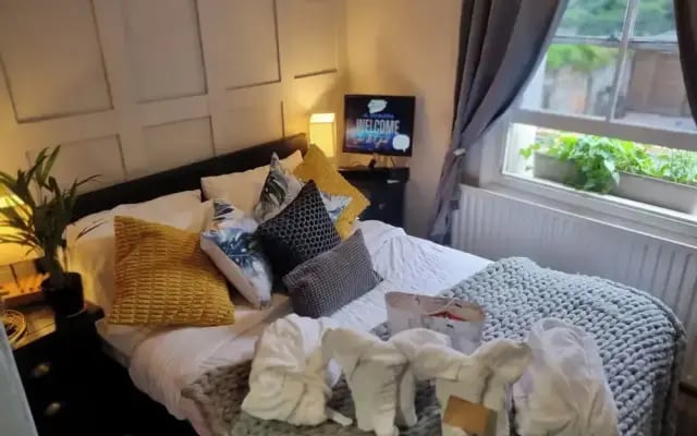 Charming 1-bed Studio Annex,parking,kitchen,wifi