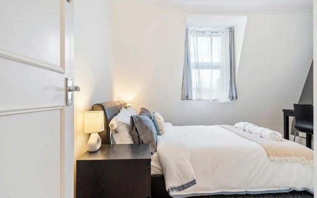 Charming London Apartment With 2 Bedrooms