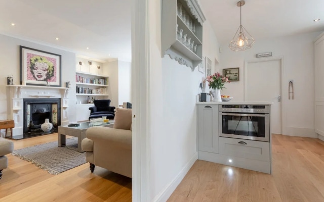 2 Bedroom Garden Flat in Brondesbury Park