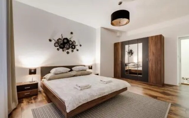 AMAVI Kozi Apartment