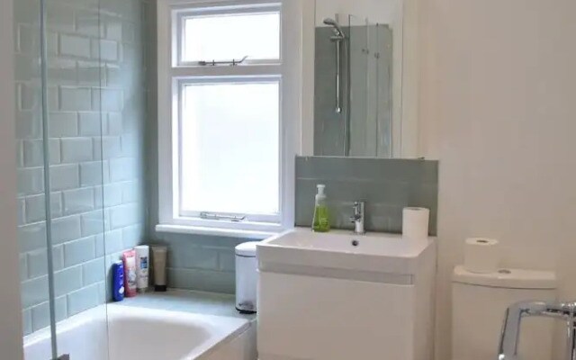 One Bedroom Apartment in Bayswater