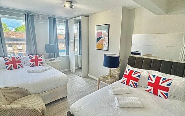 Eastcote Place Apartment