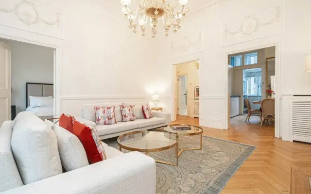 Beautiful Belgravia by Underthedoormat
