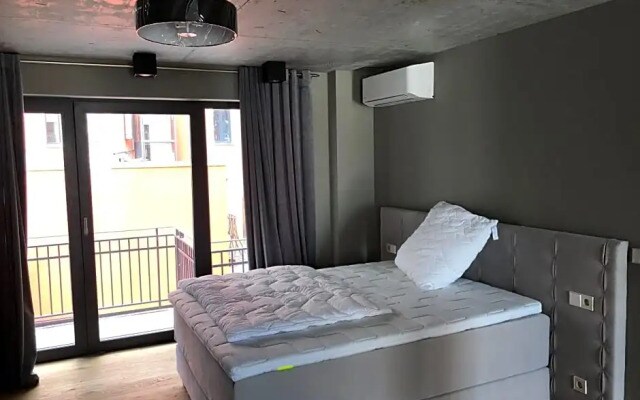 Art Apartments