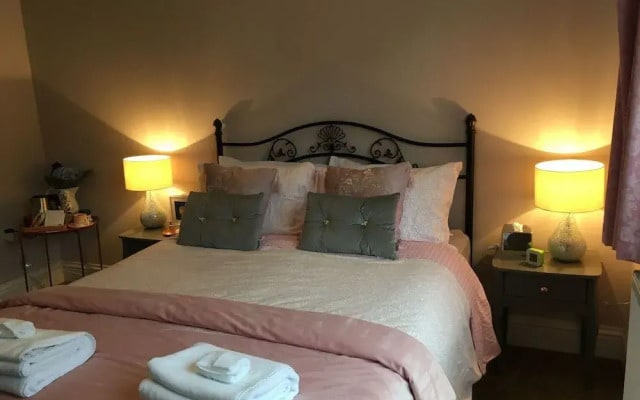 Leafy Suburban Bed & Breakfast