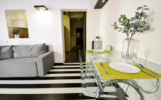Stilnaya Kvartira S Vidom Na More Apartments