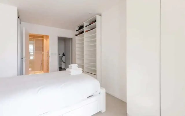 Modern 2BD Flat With a Balcony - Wandsworth