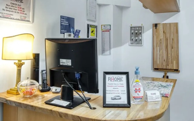 Rhome GuestHouse