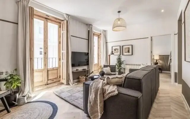 Eriste - 2 Bedrooms in Malasa a