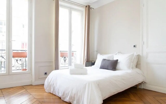 Marais - Francs Bourgeois Apartment