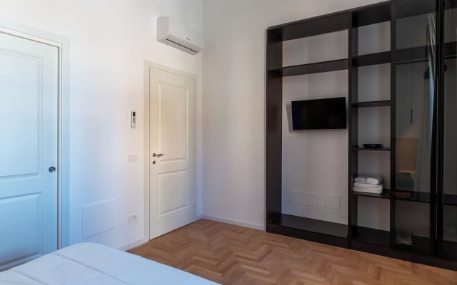 Large 6-Bed Stay near the Colosseum