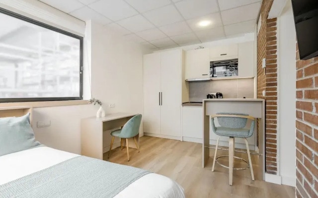 Square Rooms by Charming