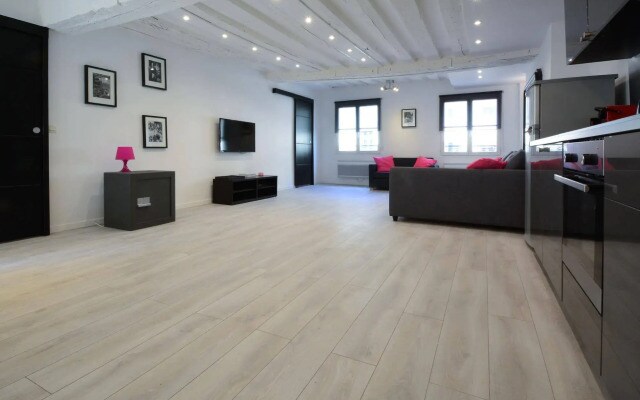 Luxury Apartment in Paris - Marais