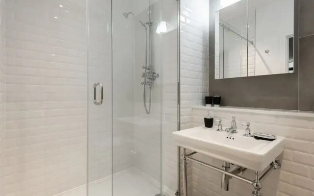 Platinum Apartment in Central Camden 9984