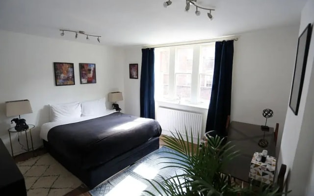 3 Beds 2 Baths Oxford Circus