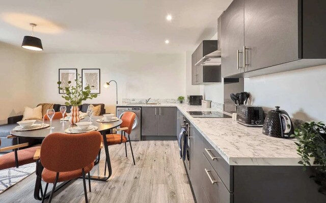 Host Stay 10 Queens Court