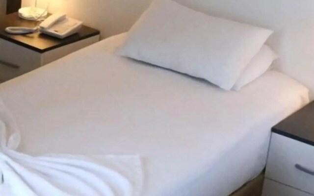 Eva Otel