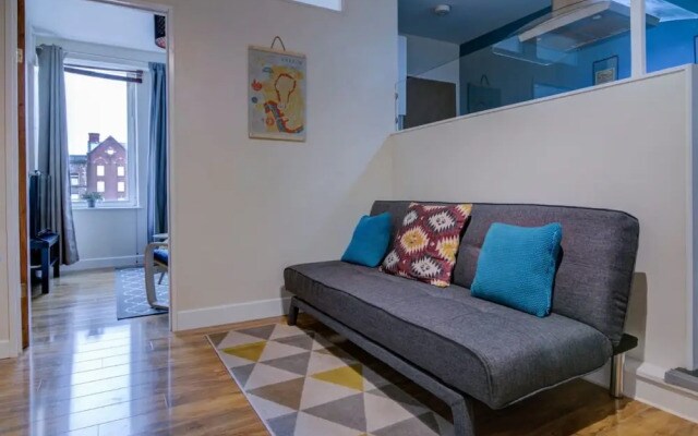 Stylish and Charming City Centre apt for 6