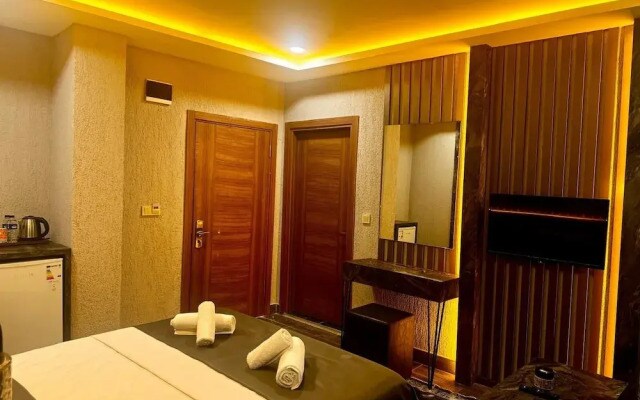 Royal Escape Hotel