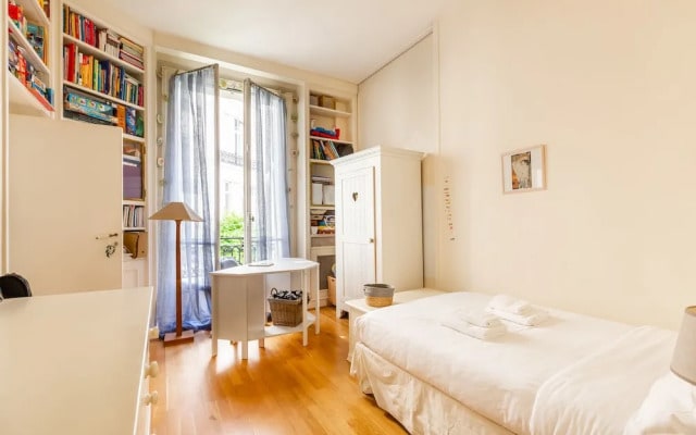 Parisian Charm by Pereire