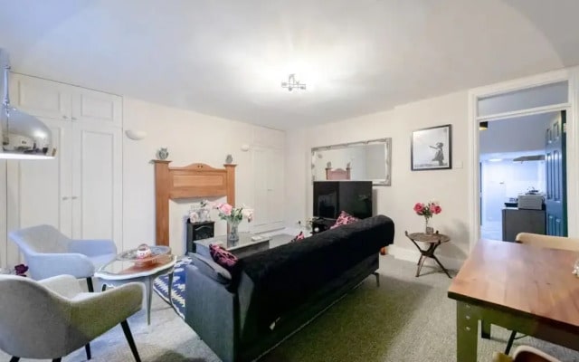 Spacious 1 Bedroom Garden Flat Near King's Road