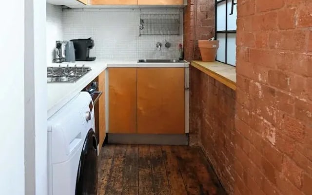 Spacious Studio in a Converted Warehouse Shoreditch