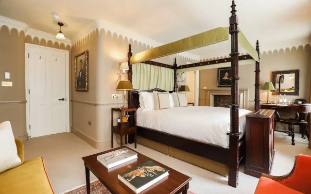 Henry's Townhouse