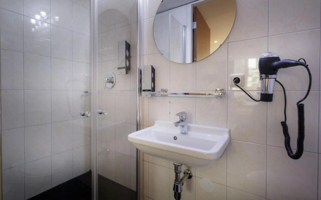 Amsterdam Downtown Hotel