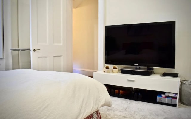 3 Bedroom Apartment in Kensington