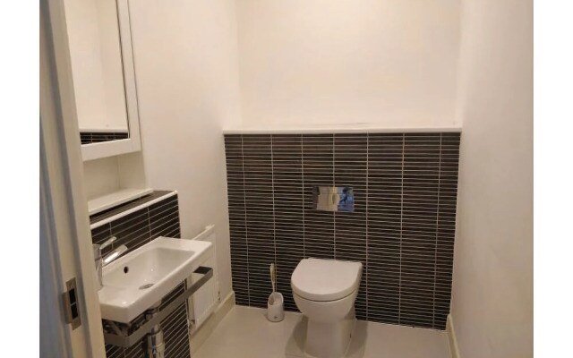 10 Commonwealth Avenue