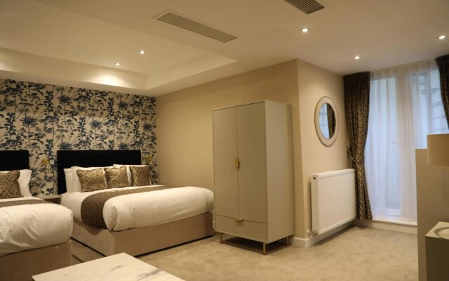 Reem Hotel