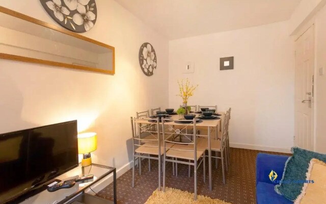 Gabriella Aprt, 3 Bedroom, Parking, City Centre