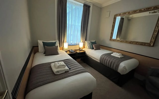 Tudor Court Hotel