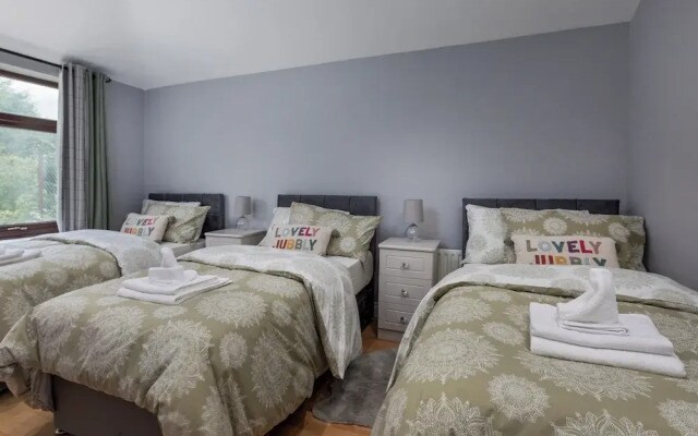 House -sleeps 8, Parking, Suitable for Contractors
