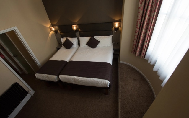 Brunel Hotel