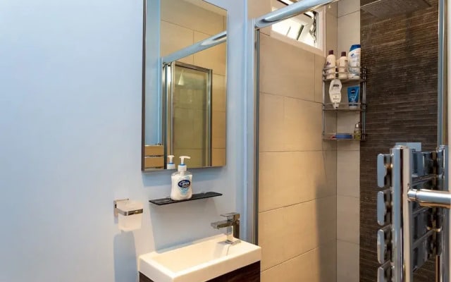 Spacious 3 Bedroom House With Garden in Bermondsey