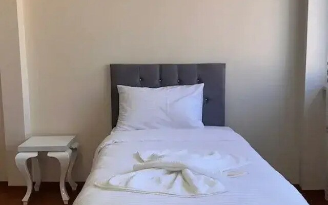 By Historyal Hotel Due