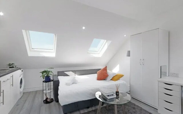 City Apartment - Sleeps 4 & Free Parking