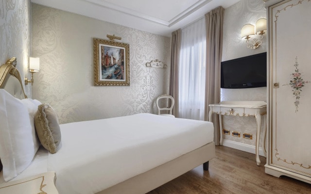 Hotel Olimpia Venice, BW signature collection