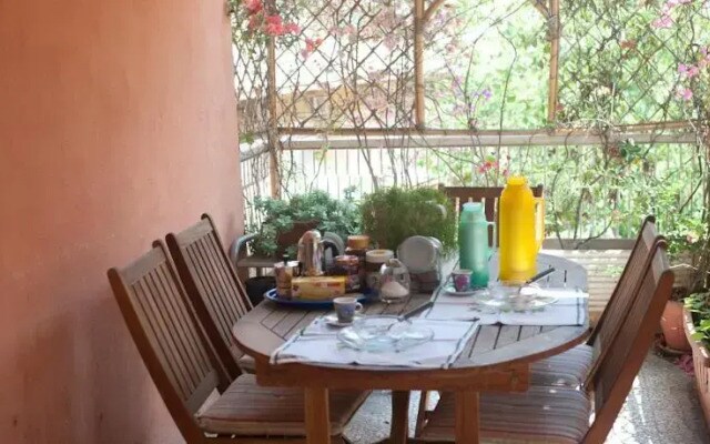 Mira Holiday House