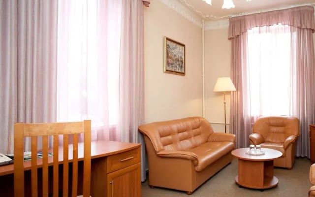 Tourist Hotel