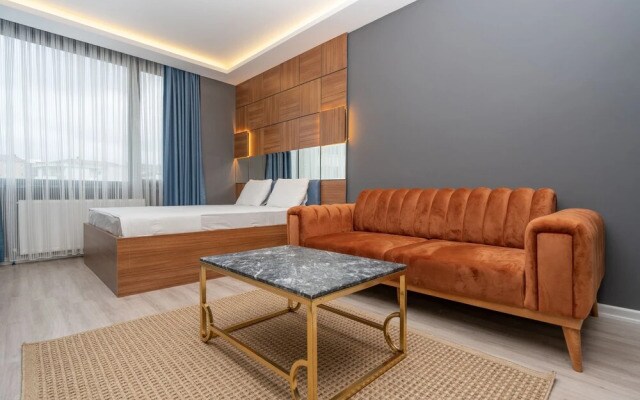 Center Suite