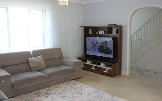 Lovely 3 Bedroom House With Large Garden