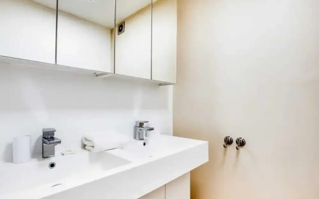 Homely 4 Bedroom House in Brixton