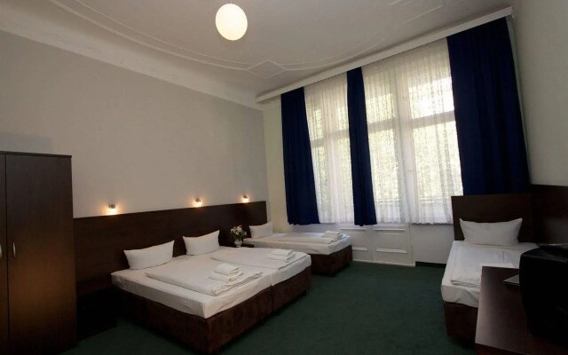 Arta Lenz Hotel