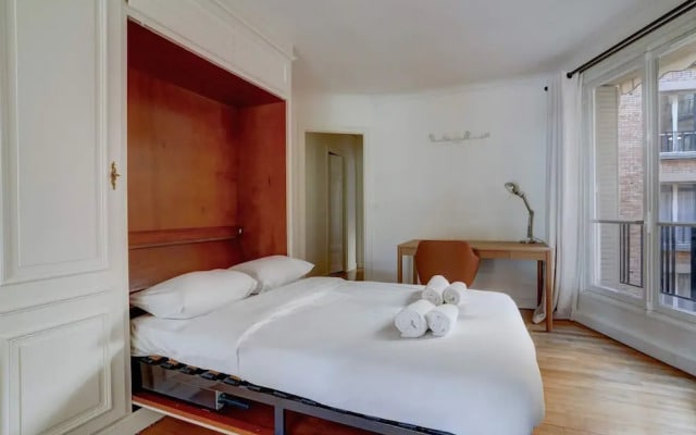 Passy Glow 2BR Home in the 16th Arrondissement