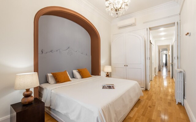 Balmes Apartment by Olala Homes