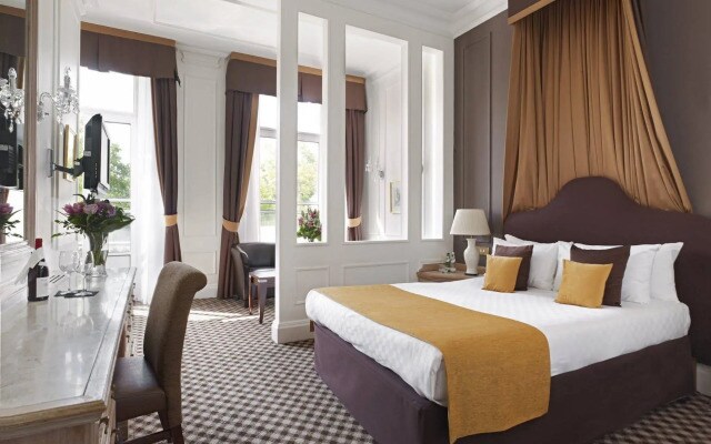 Thistle Hyde Park Hotel